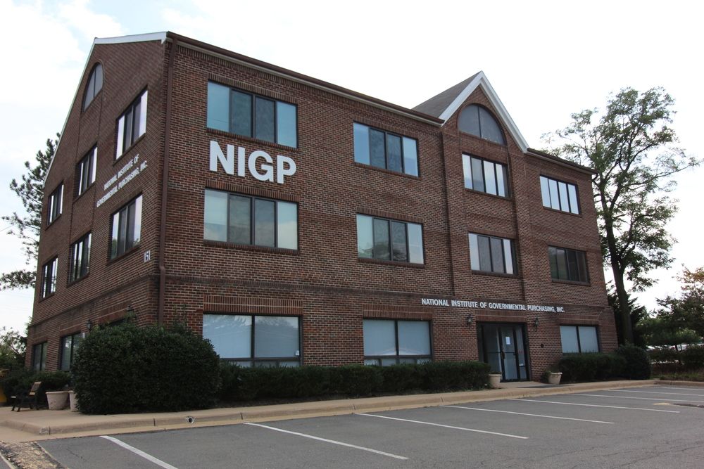 151 Spring St, Herndon, VA 20170